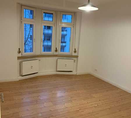 Sehr schöne 2-Zi.-Wohnung mit Balkon im 2. Stock