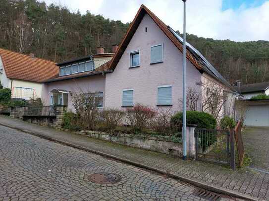 Großes Wohnhaus mit PV-Anlage, Solarthermie und vielen Möglichkeiten