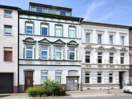 Helle und freundliche DG Wohnung nähe Helios Klinikum mit 3 Zimmern in Krefeld