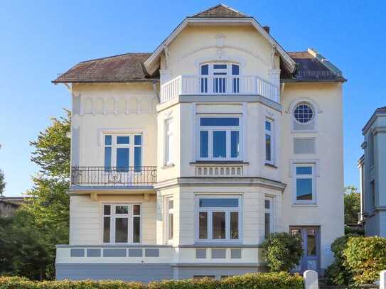 "Historisch wohnen in Blankenese"
Stilvolles Dreifamilienhaus zur Modernisierung