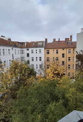 Exklusive 4-Zimmer-Wohnung mit Einbauküche in Berlin Neukölln