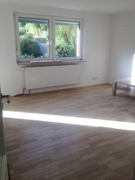                                                               Charmante 3-Zimmer-Wohnung im Gr&uuml;nen &ndash; N&auml;he Hahnweg                                                       in Seidmannsdorf (Coburg)