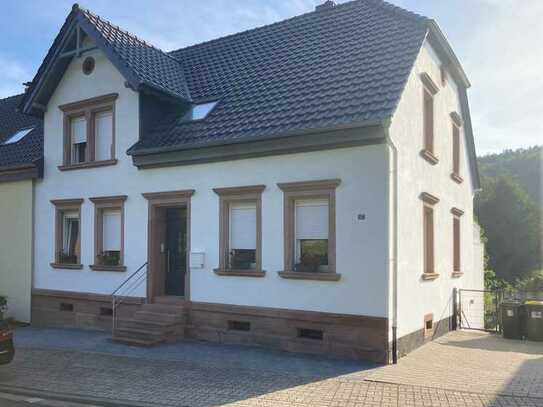 Top-Saniertes, geräumiges Haus mit 7 Zimmern in Kaiserslautern, Hohenecken