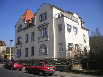 Schöne helle 2 Zimmer Wohnung in ruhiger Lage mit Einbauküche
