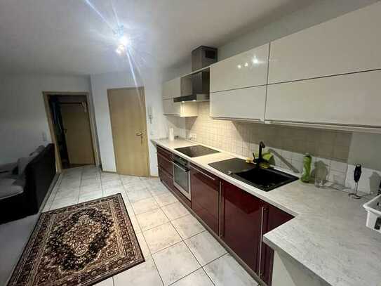 2-Zimmer-Wohnung in schöner Umgebung - Einbauküche muss vom Vormieter übernommen werden!!