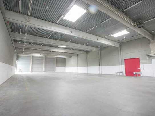 Kurzfristig & PROVISIONSFREI - 4.800 m² Lagerhalle verfügbar!