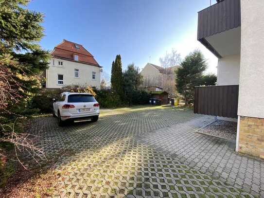 Großzschocher, hübsche Zweiraumwohnung - Bad mit Wanne, Balkon