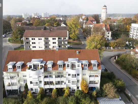 Bezugsfreie 3-Zi-Dachterrassenwohnung mit tollem Ausblick, Lift, 2,50 m Deckenhöhe und TG-Stellplatz