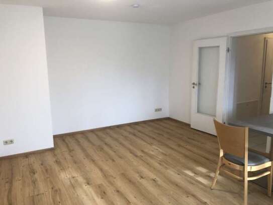 Geschmackvolle 2-Zimmer-Erdgeschosswohnung mit geh. Innenausstattung mit Balkon und EBK