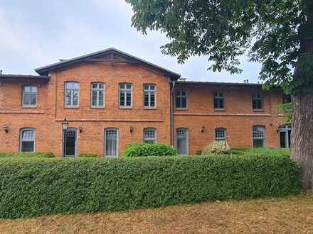 Luxus-Appartement, möbliert, in Schlosshotelanlage