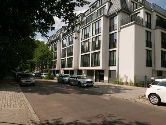 2 Zimmerwohnung mit Balkon und Einbauküche in ruhiger Seitenstraße