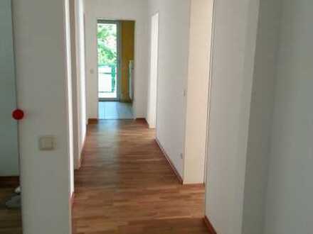 Exklusive 3 Zimmer-Wohnung mit Balkon in Erlenstegen-Nürnberg