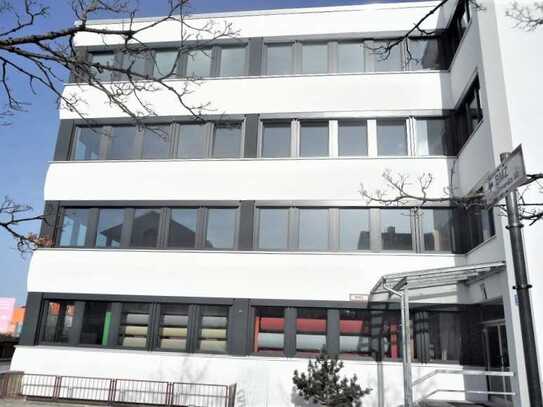 Großzügiges, gepflegtes Fünf-Raum-Büro in Martinsried