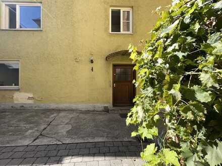 Provisionsfrei: Zwei vermietete Stadthäuser im Herzen Landshuts - historischer Ursprung!