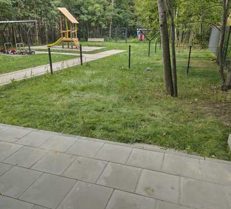 Erstbezug nach Sanierung, schicke 1,5 Raum Wohnung mit Gartenanteil und Tageslichtbad