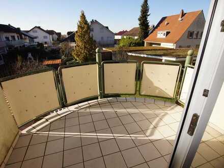 4 Zimmerwohnung mit Küche und Stellplätze