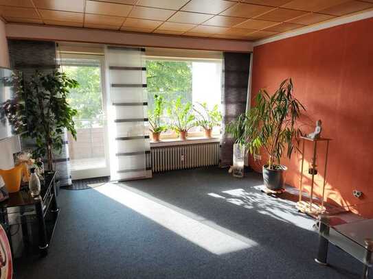 Ansprechende 2-Zimmer-Wohnung mit Balkon und Einbauküche in Bielefeld