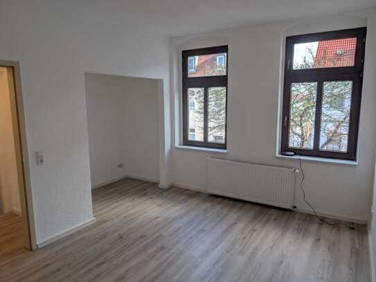 frisch sanierte 1-Raum-Wohnung im Zentrum von Bernburg