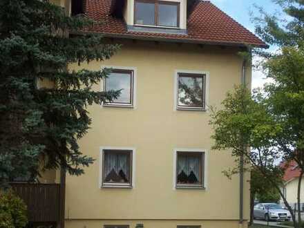 Gemütliche DG-Wohnung (54 qm) im Mehrfamilienhaus (6 Wohnungen) in Schwandorf