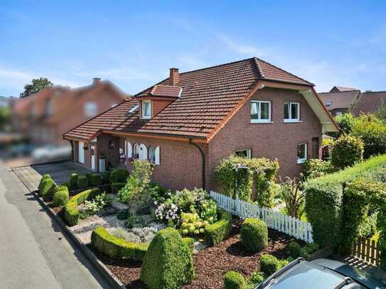 Stilvolles Zweifamilienhaus mit großem Garten 
in Lichtenau