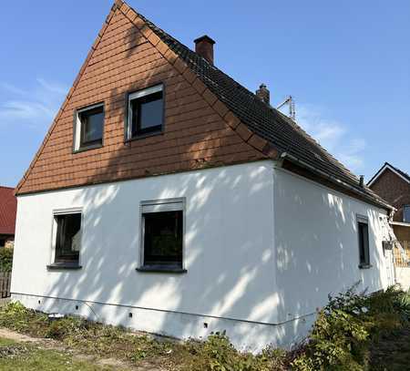 Saniertes Einfamilienhaus mit 5-Zimmer und schönem Grundstück - Oldenburg