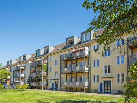 Wohnen im Grünen mit guter Anbindung - 2 Raum Wohnung mit Balkon