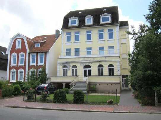 Haus mit FernSeeSicht zu Elbe und Nordsee, 270 m nah zur Grimmershörnbucht, nur ca. 1430,- €/m² Wfl.