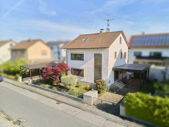 Freistehendes Einfamilienhaus -sanierungsbedürftig!- mit schönem Garten, Terrasse und Garage