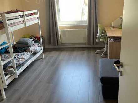 Günstige, vollständig renovierte 4-Zimmer-Wohnung zur Miete in Bitterfeld-Wolfen