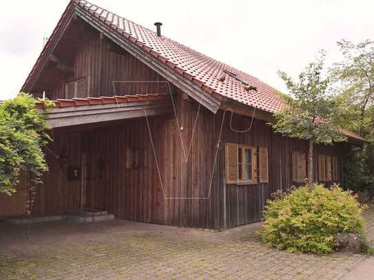 Einladendes Holzhaus mit Sauna und Galerie: Ihr neues Zuhause im Grünen!