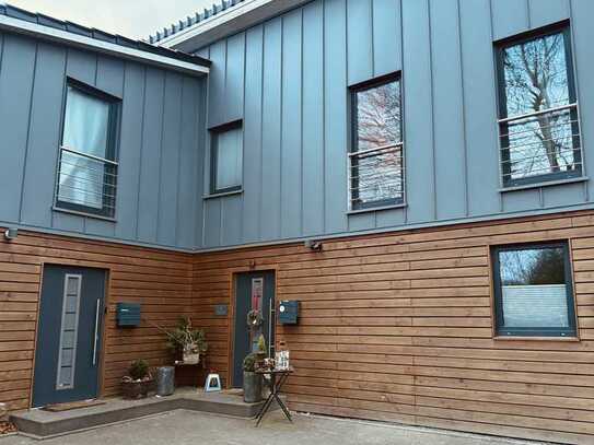 Renoviertes Reihenhaus mit vier Zimmern und EBK in Cuxhaven