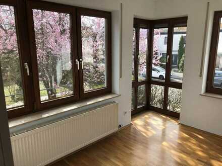 Sanierte 4-Raum-Wohnung mit Balkon und Einbauküche in Schwäbisch Hall