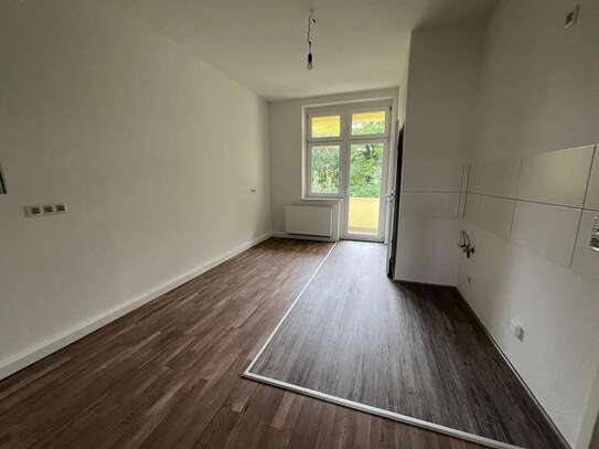 **1 Monat Mietfrei** Frisch renovierte 2-Zimmer Wohnung mit Balkon!