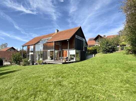 Exklusives Architektenhaus mit großem Grundstück. Ihr Traum vom Eigenheim