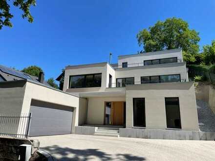 Architektonisches Einfamilienhaus-Highlight in Achdorfer Berglage zu verkaufen