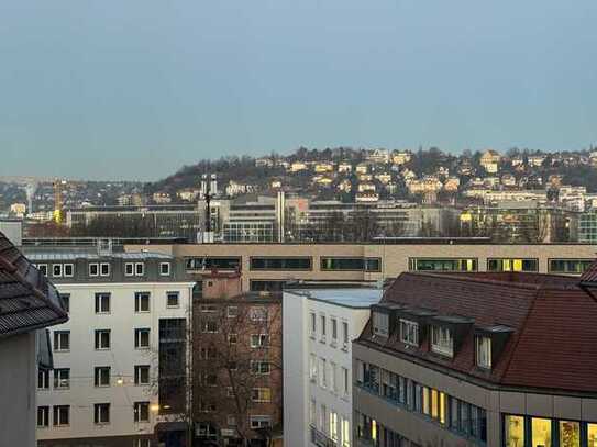 Mi(e)twohnen im sanierten Altbau mit Blick über Stuttgart-Mitte