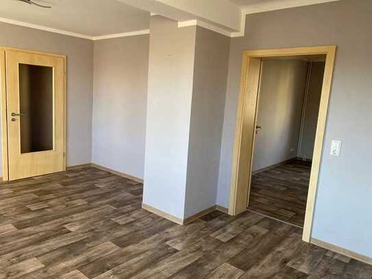 Sanierte 2-Raum-Wohnung im Erdgeschoss
