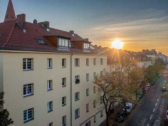 Vermietete 2-Zimmerwohnung mit Balkon & Wannenbad im Szenebezirk Neukölln