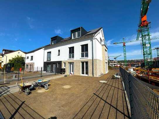 Neubau-Moderne Doppelhaushälfte in begehrter Lage in Bergen-Enkheim