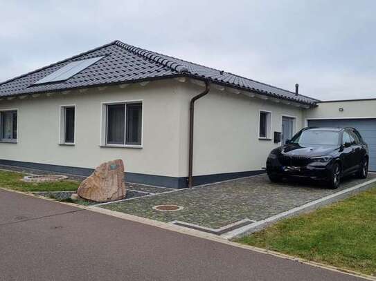 Schönes geräumiges Einfamilienhaus im Bungalow-Stiel Magdeburg Alt Olvenstedt,