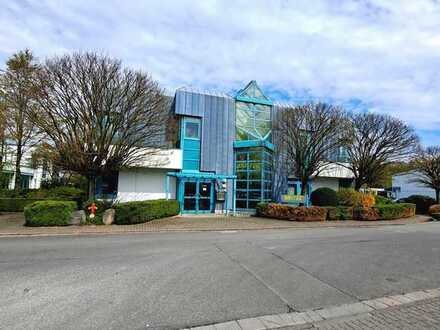 639 m² Büro + 150 m² Archiv, 2.100 m² Grundstück, Parkplätze - gute Lage