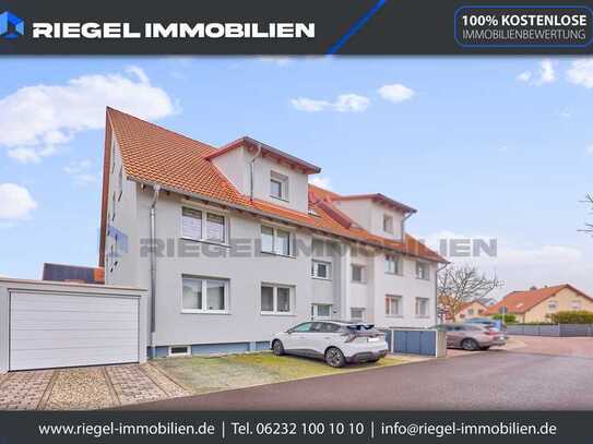 Sie hier? Wir auch! Stilvolles Wohnen auf zwei Ebenen, 4-Zimmer-Maisonette mit 2 Bädern und Balkon