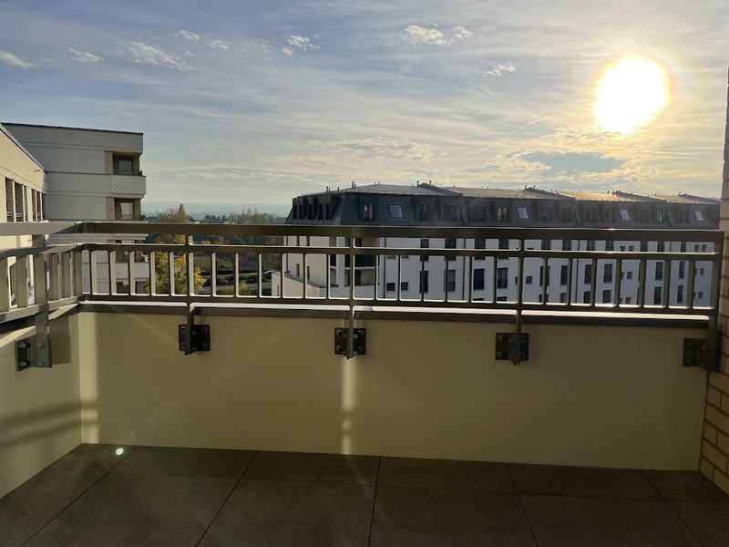 *EBK* und Südbalkon, 2-Zimmer-Wohnung zum Wohlfühlen