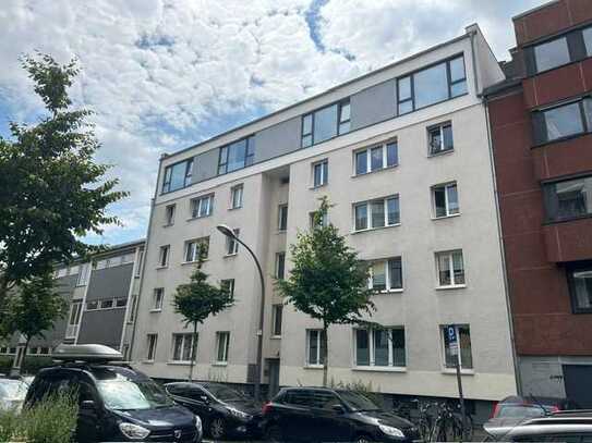 3-Zimmer-Wohnung mit Balkon in Köln Lindenthal von privat