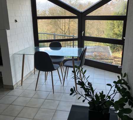 Geschmackvolle 2,5-Zimmer-Hochparterre-Wohnung mit Balkon und Einbauküche in Bochum