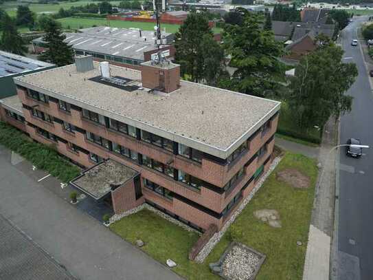 Gepflegtes Bürohaus - Verwaltungsgebäude, Anmietung von Teilflächen möglich