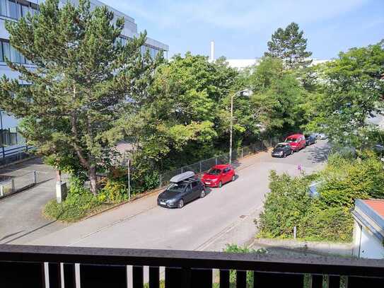 Last minute zum Semesterstart: 2-Zimmer-Wohnung mit Balkon und Einbauküche in Erlangen