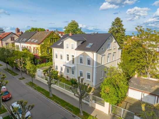 ALTBAULUXUS + BAUGRUNDSTÜCK: Historische Denkmalvilla samt Gästehaus