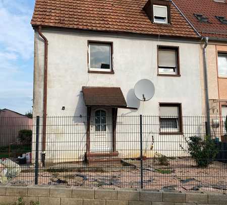 Renovierungsbedürftiges Einfamilienhaus in schöner Stadtrandlage in Richtung Winzeln, provisionsfrei