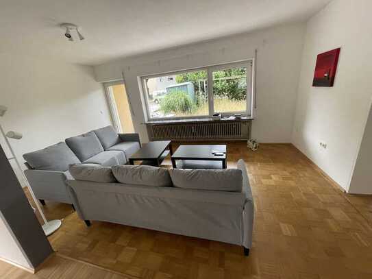 ***Zweifamilienhaus mit 5 Schlafzimmern, zwei Bädern und EBK im beliebten Westen***